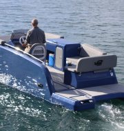 The first functional monolithic catamaran additively produced with V2 Group