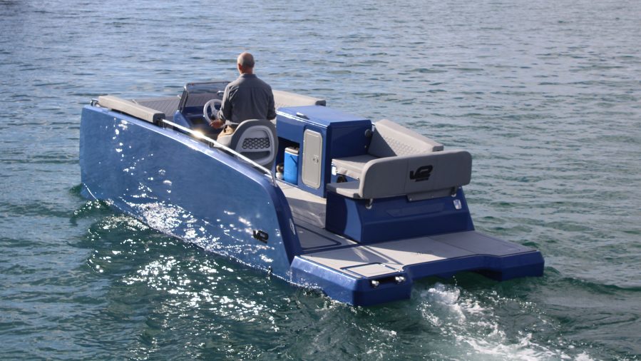 The first functional monolithic catamaran additively produced with V2 Group